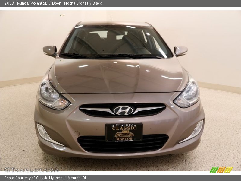 Mocha Bronze / Black 2013 Hyundai Accent SE 5 Door