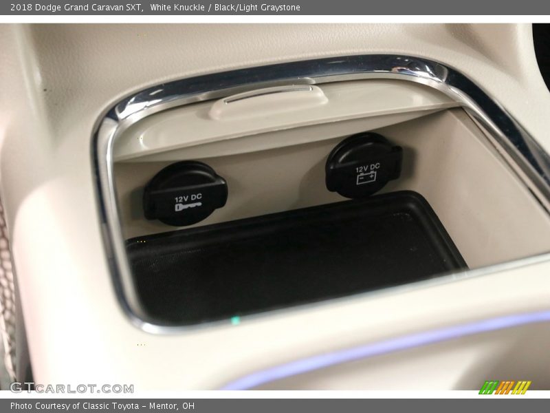 White Knuckle / Black/Light Graystone 2018 Dodge Grand Caravan SXT