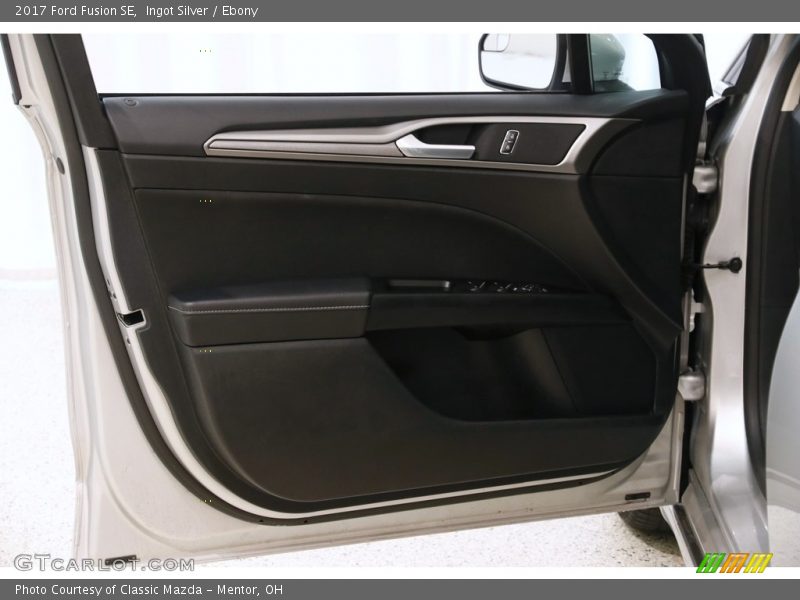 Ingot Silver / Ebony 2017 Ford Fusion SE