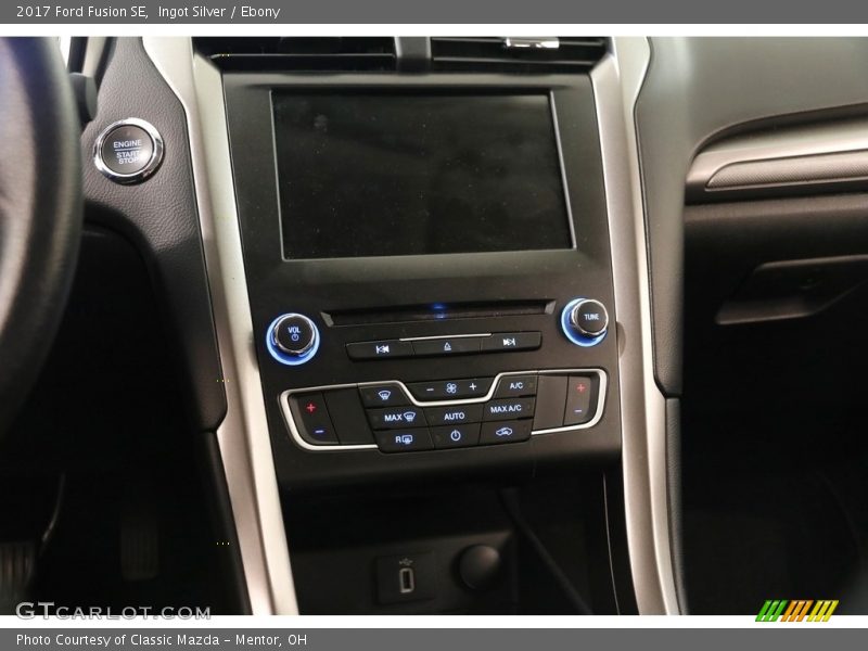 Ingot Silver / Ebony 2017 Ford Fusion SE