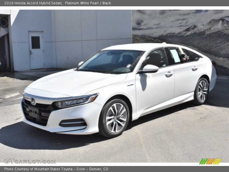 Front 3/4 View of 2019 Accord Hybrid Sedan