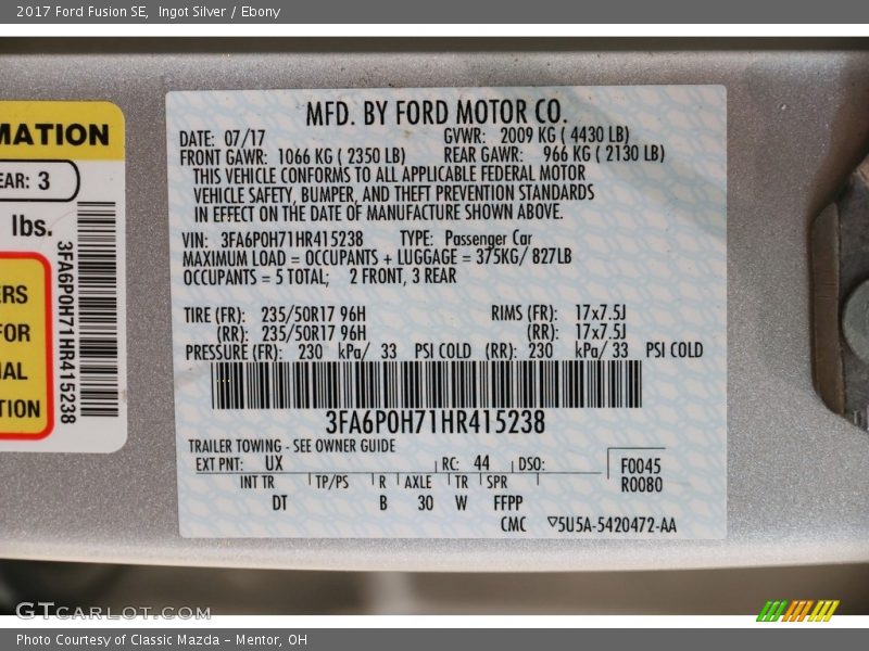 Ingot Silver / Ebony 2017 Ford Fusion SE