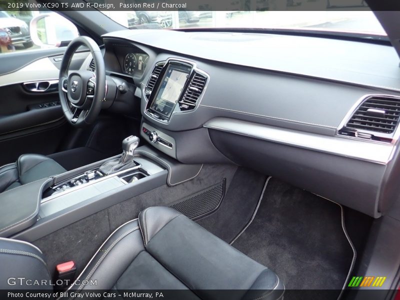 Dashboard of 2019 XC90 T5 AWD R-Design