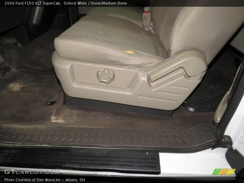 Oxford White / Stone/Medium Stone 2009 Ford F150 XLT SuperCab