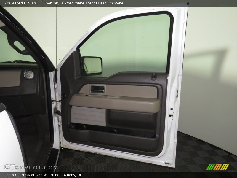 Oxford White / Stone/Medium Stone 2009 Ford F150 XLT SuperCab