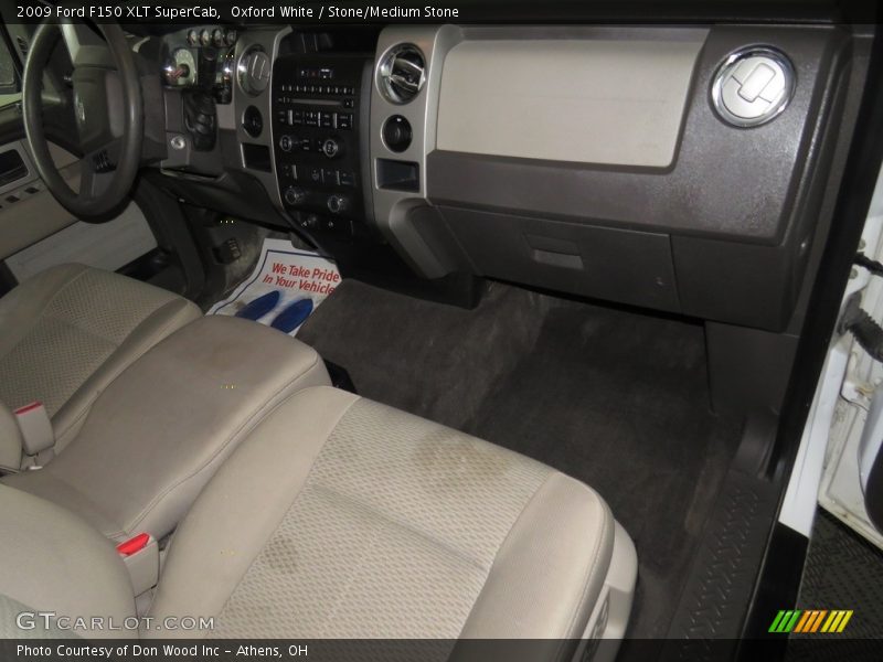 Oxford White / Stone/Medium Stone 2009 Ford F150 XLT SuperCab