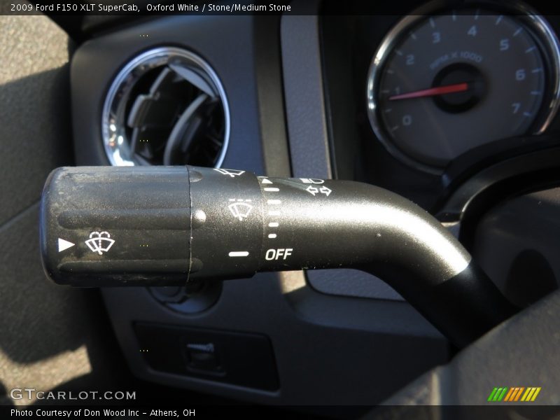 Oxford White / Stone/Medium Stone 2009 Ford F150 XLT SuperCab