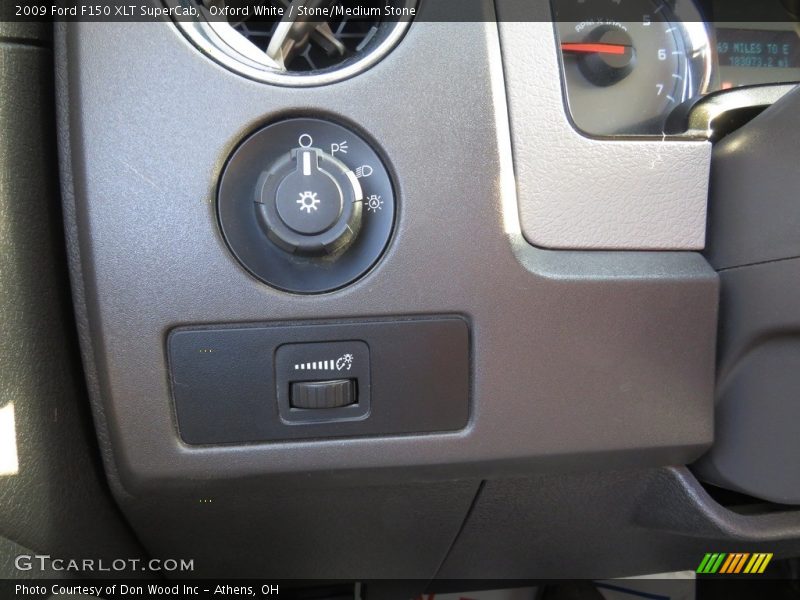 Oxford White / Stone/Medium Stone 2009 Ford F150 XLT SuperCab