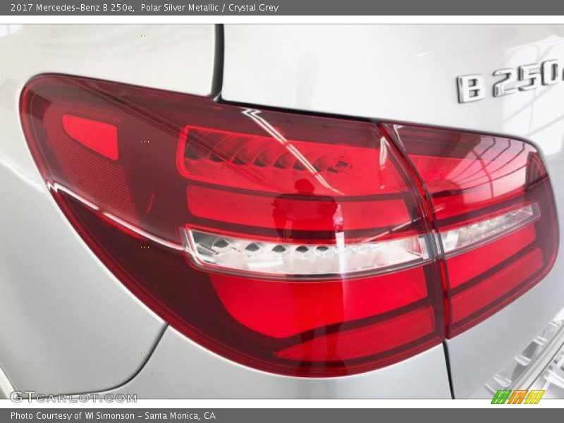 Polar Silver Metallic / Crystal Grey 2017 Mercedes-Benz B 250e
