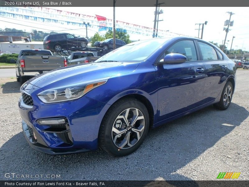 Front 3/4 View of 2020 Forte LXS