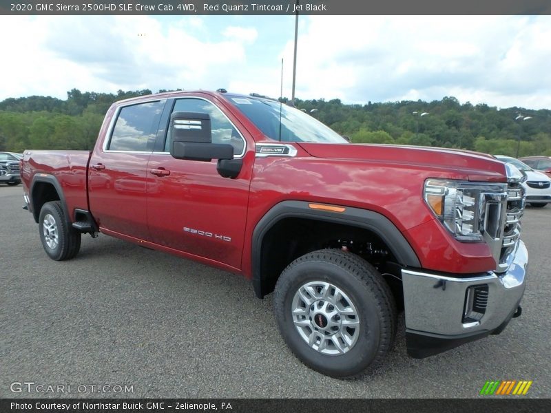 Front 3/4 View of 2020 Sierra 2500HD SLE Crew Cab 4WD