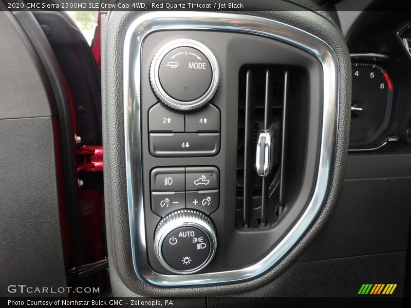 Controls of 2020 Sierra 2500HD SLE Crew Cab 4WD