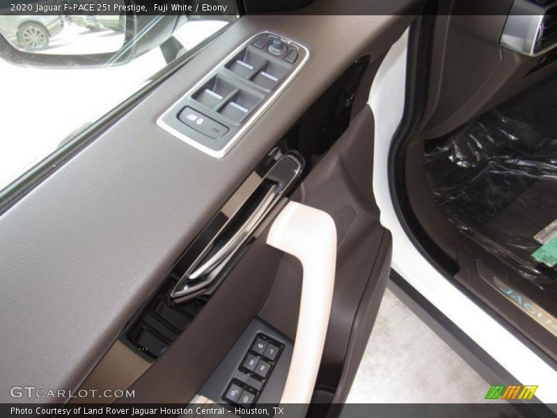 Fuji White / Ebony 2020 Jaguar F-PACE 25t Prestige