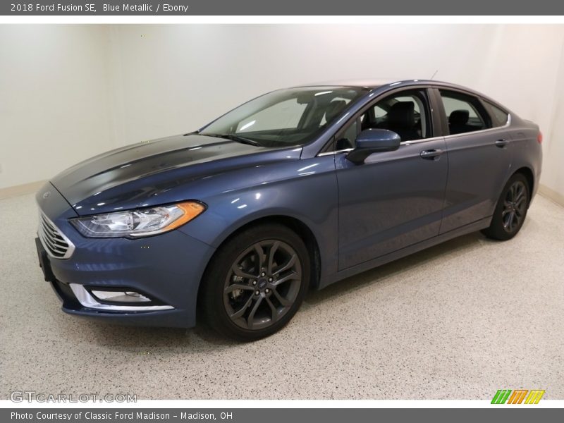Front 3/4 View of 2018 Fusion SE