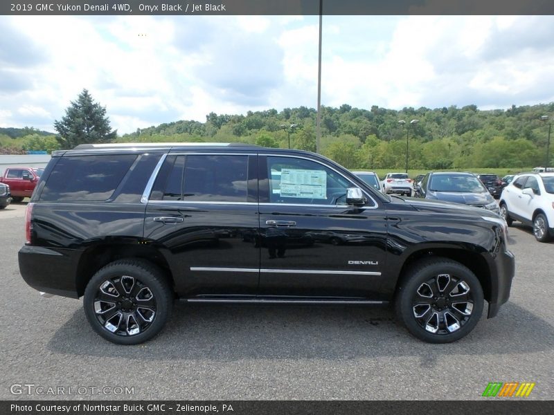 Onyx Black / Jet Black 2019 GMC Yukon Denali 4WD