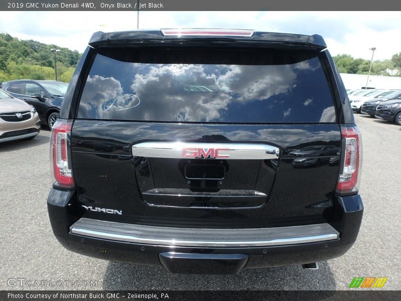 Onyx Black / Jet Black 2019 GMC Yukon Denali 4WD