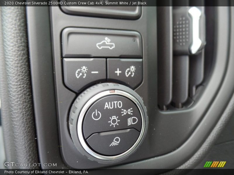 Controls of 2020 Silverado 2500HD Custom Crew Cab 4x4