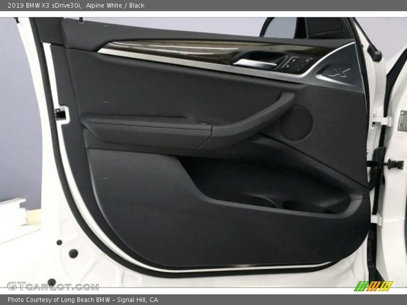 Alpine White / Black 2019 BMW X3 sDrive30i