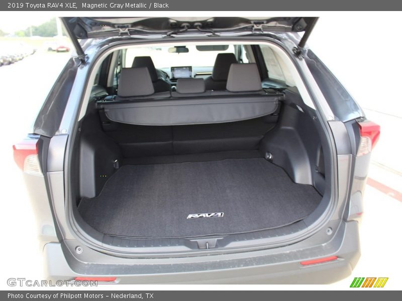 Magnetic Gray Metallic / Black 2019 Toyota RAV4 XLE