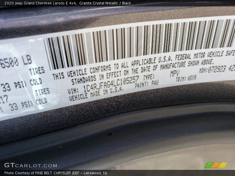 Granite Crystal Metallic / Black 2020 Jeep Grand Cherokee Laredo E 4x4