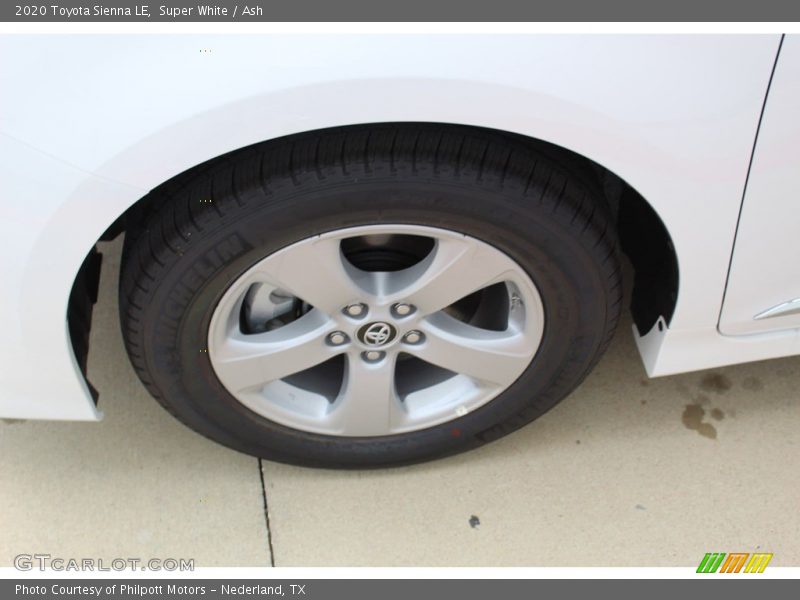 Super White / Ash 2020 Toyota Sienna LE