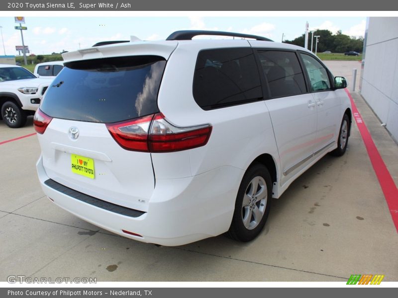 Super White / Ash 2020 Toyota Sienna LE