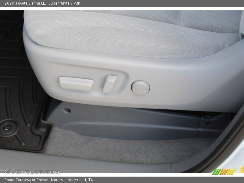 Super White / Ash 2020 Toyota Sienna LE