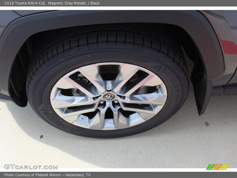 Magnetic Gray Metallic / Black 2019 Toyota RAV4 XLE