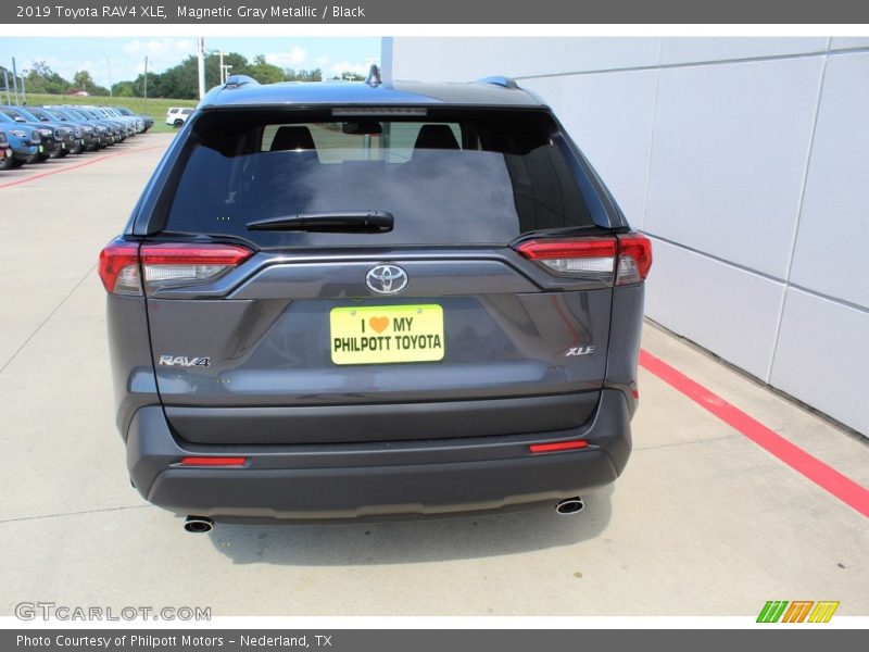 Magnetic Gray Metallic / Black 2019 Toyota RAV4 XLE