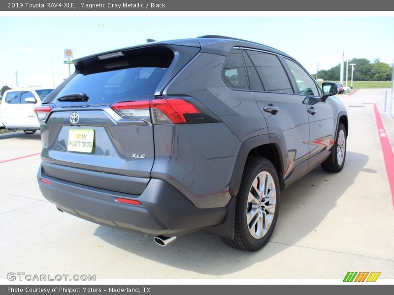 Magnetic Gray Metallic / Black 2019 Toyota RAV4 XLE