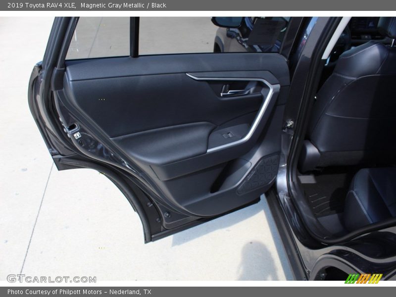 Magnetic Gray Metallic / Black 2019 Toyota RAV4 XLE