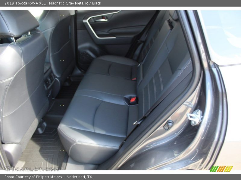 Magnetic Gray Metallic / Black 2019 Toyota RAV4 XLE