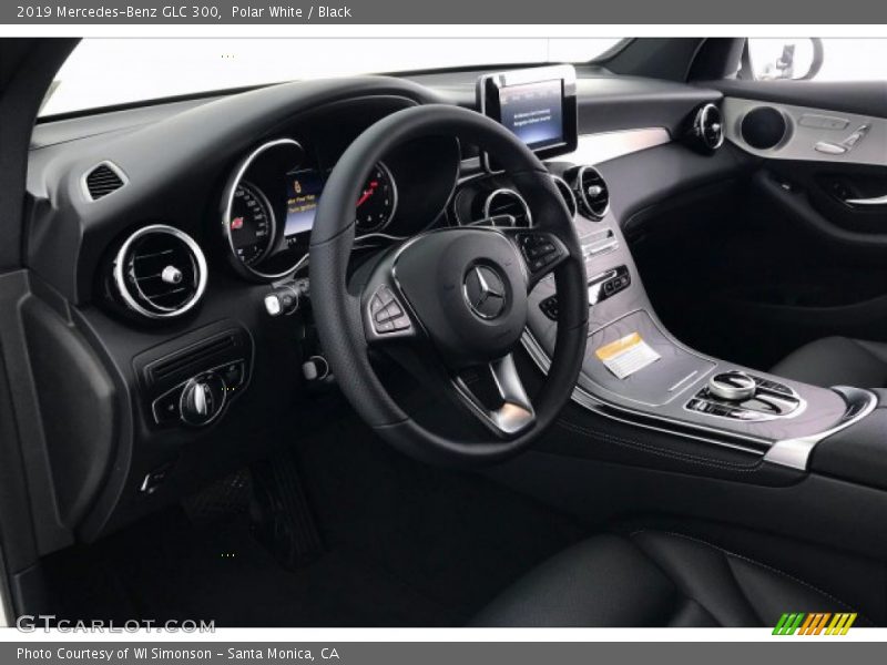 Polar White / Black 2019 Mercedes-Benz GLC 300