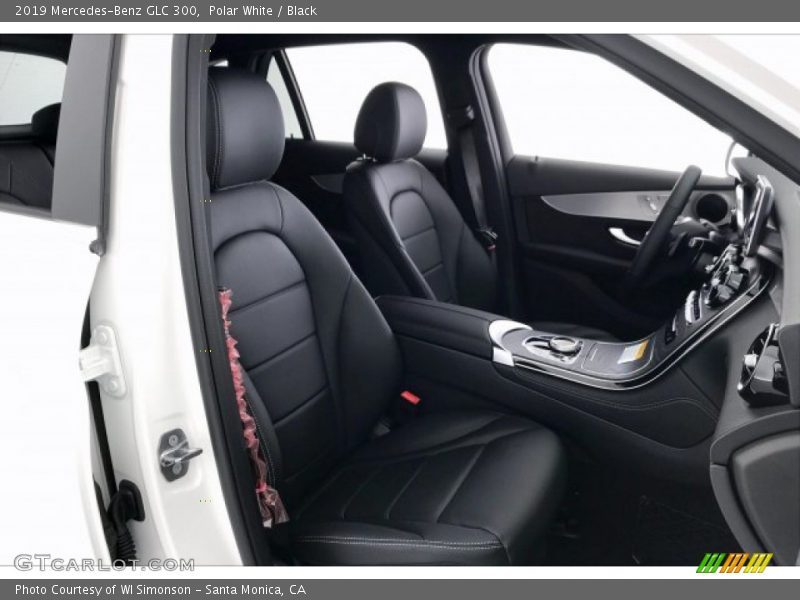 Polar White / Black 2019 Mercedes-Benz GLC 300