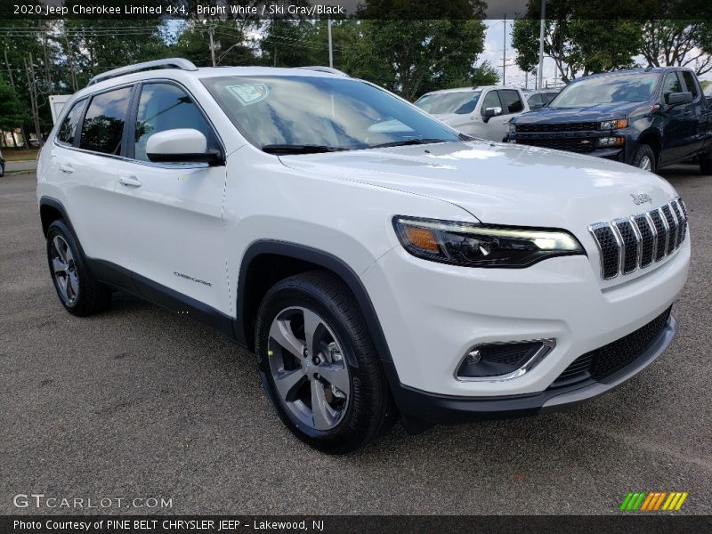 Front 3/4 View of 2020 Cherokee Limited 4x4