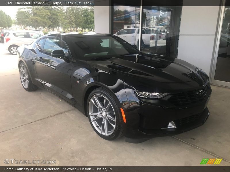 Front 3/4 View of 2020 Camaro LT Coupe