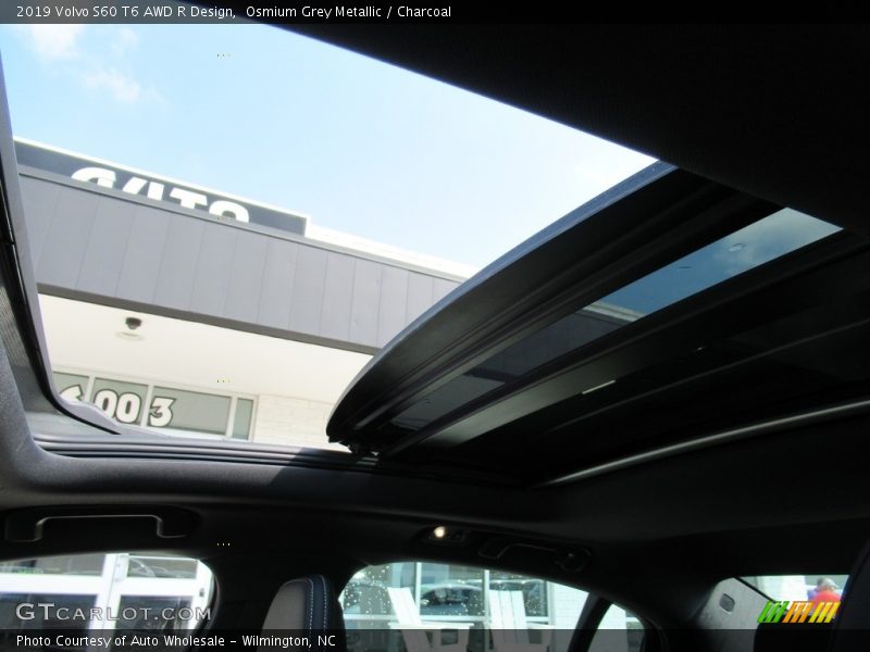 Osmium Grey Metallic / Charcoal 2019 Volvo S60 T6 AWD R Design