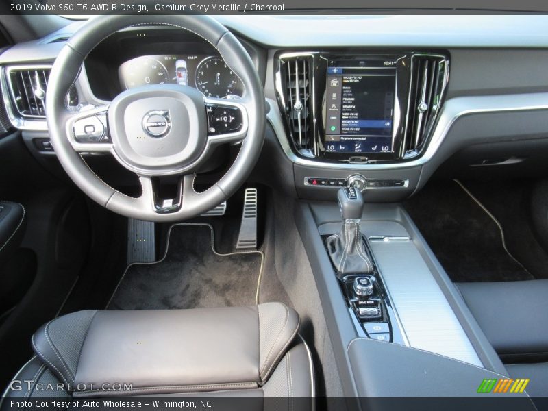 Dashboard of 2019 S60 T6 AWD R Design
