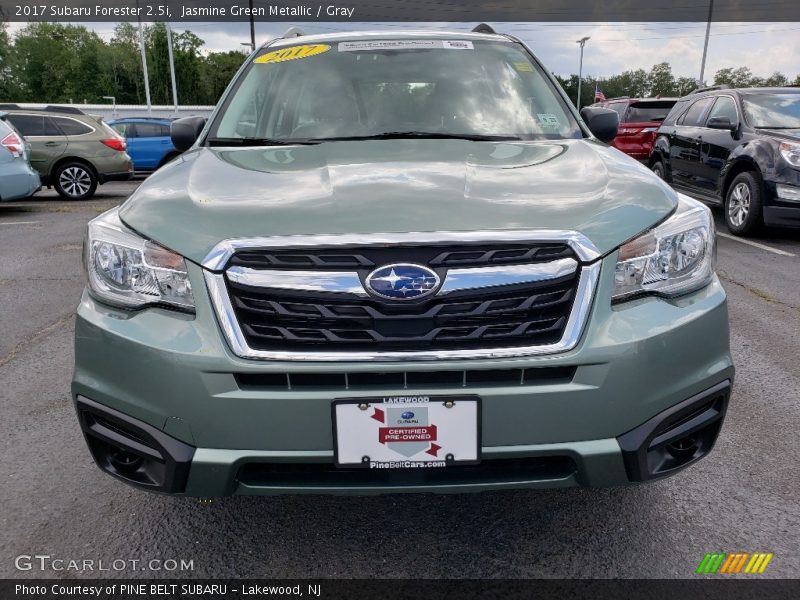 Jasmine Green Metallic / Gray 2017 Subaru Forester 2.5i