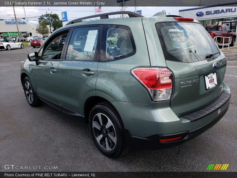 Jasmine Green Metallic / Gray 2017 Subaru Forester 2.5i