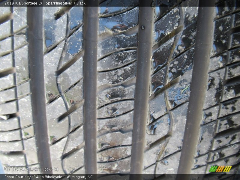 Sparkling Silver / Black 2019 Kia Sportage LX