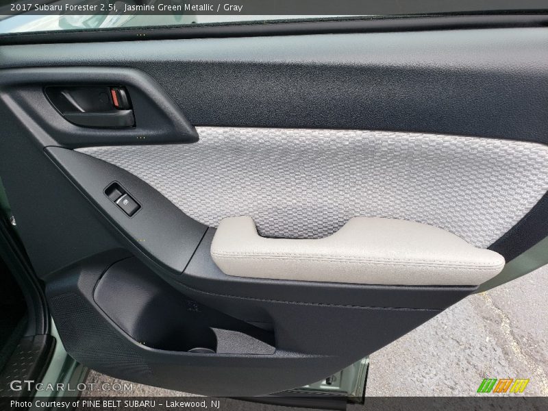 Jasmine Green Metallic / Gray 2017 Subaru Forester 2.5i