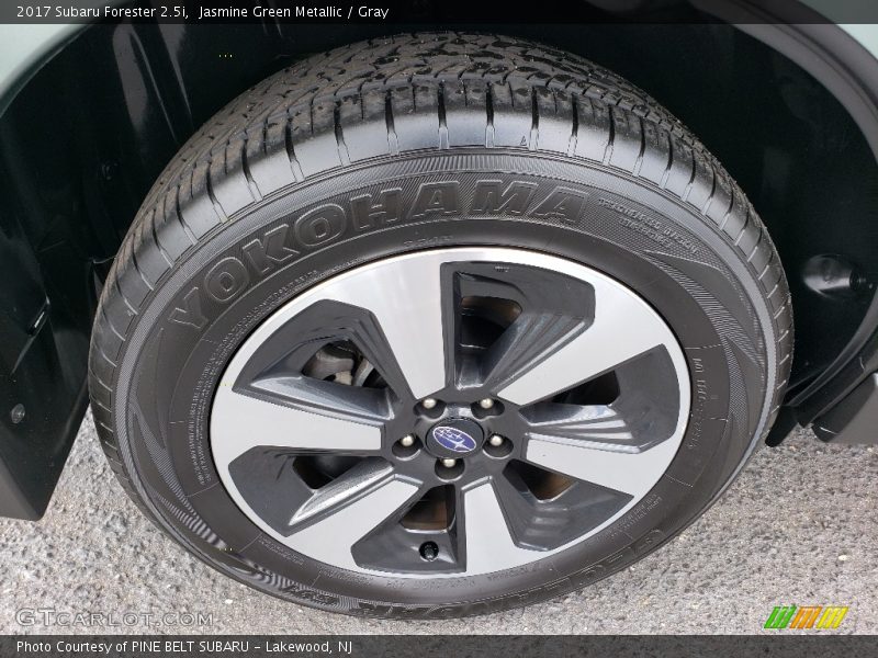 Jasmine Green Metallic / Gray 2017 Subaru Forester 2.5i