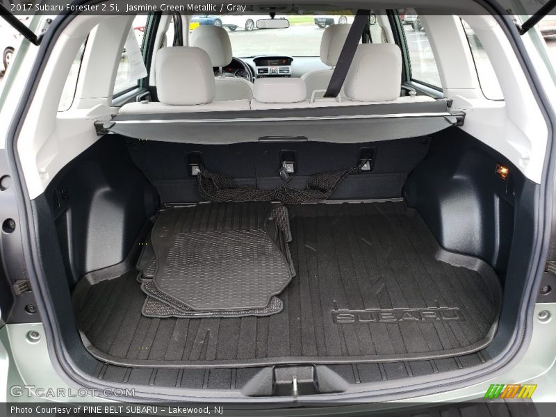 Jasmine Green Metallic / Gray 2017 Subaru Forester 2.5i