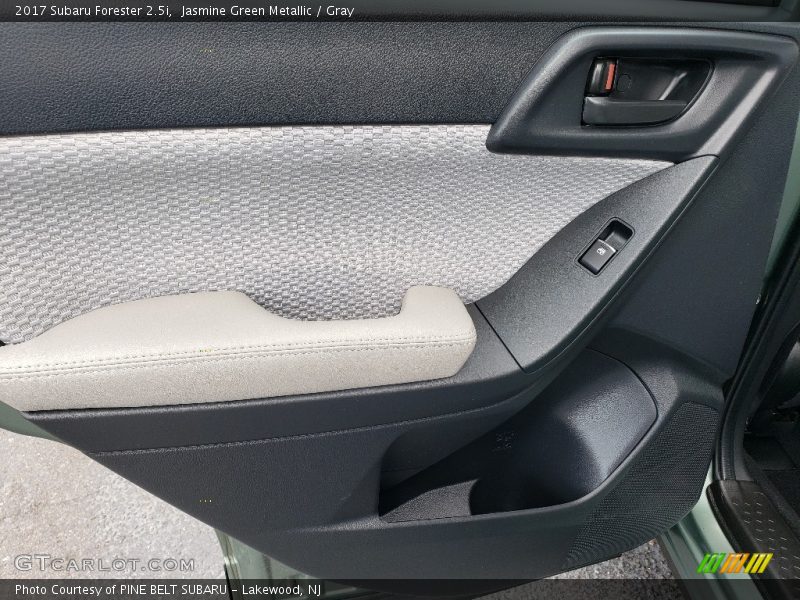 Jasmine Green Metallic / Gray 2017 Subaru Forester 2.5i