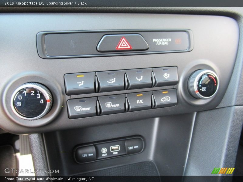Sparkling Silver / Black 2019 Kia Sportage LX
