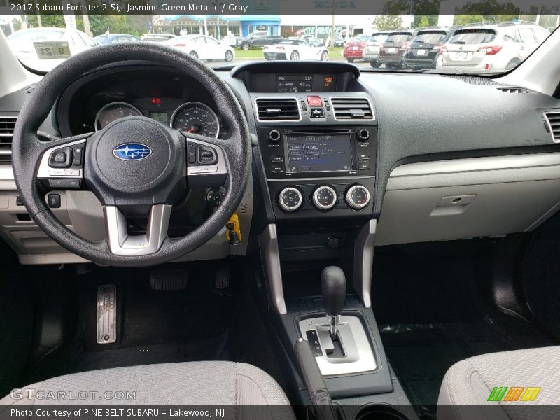 Jasmine Green Metallic / Gray 2017 Subaru Forester 2.5i