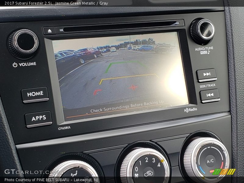 Jasmine Green Metallic / Gray 2017 Subaru Forester 2.5i