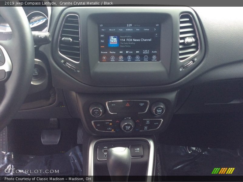 Granite Crystal Metallic / Black 2019 Jeep Compass Latitude