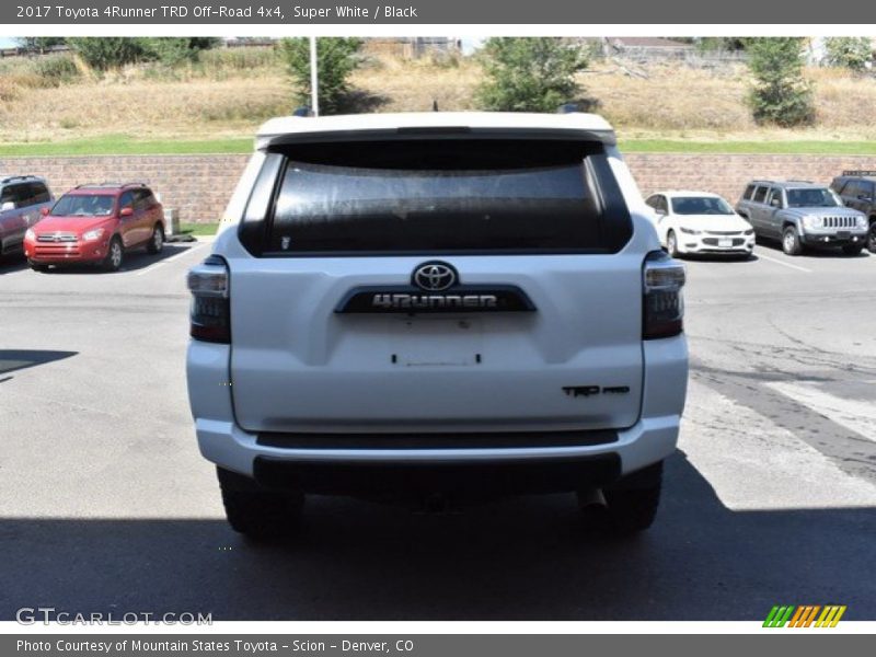 Super White / Black 2017 Toyota 4Runner TRD Off-Road 4x4